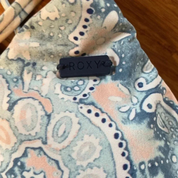 6 size small bikini tops - Picture 8 of 9